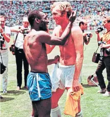  ?? ?? Pele with Bobby Moore at the 1970 World Cup Finals