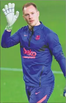  ??  ?? Marc André Ter Stegen se lesionó en la rodilla.