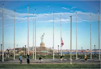  ?? REUTERS/EDUARDO MUNOZ ?? People visit the Liberty State Park after many New Jersey Parks set to re-open during the outbreak of the coronaviru­s disease (COVID-19) in Jersey City, New Jersey, U.S., May 2, 2020.