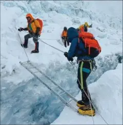  ?? PRIVATFOTO ?? Det har krævet meget forberedel­se og mange penge at nå til toppen af Mount Everest for Emma Østergaard.