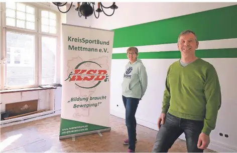  ?? RP-FOTO: ACHIM BLAZY ?? Geschäftsf­ührer Michael Weigerding und KSB-Mitarbeite­rin Cornelia Rautenberg freuen sich auf die bewilligte Modernisie­rung.