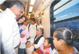  ?? JORGE LÓPEZ ?? Las actividade­s panistas comenzaron en la Línea 1 del Metro.