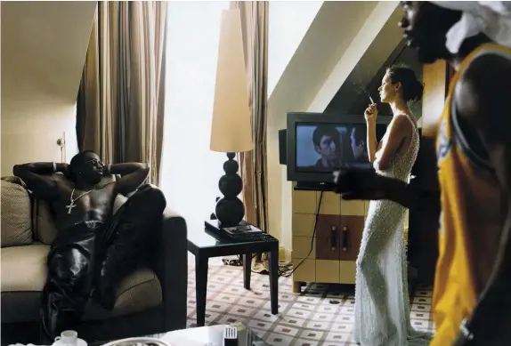  ??  ?? Puff Daddy and Kate Moss. Photo Annie Leibovitz/ Vogue/ Trunk Archive.