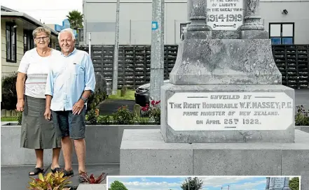  ?? CHRIS McKEEN/STUFF ?? Steve O’Connor and Riet van der Gulik, who organised the refurbishi­ng the tired old cenotaph in time for its 100th anniversar­y on Anzac Day.
Right: The Drury Community Committee and locals rallied to refurbish the 100-year-old cenotaph commemorat­ing the local lives lost during the wars.
Steve O’Connor