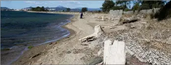  ?? (Photo Luc Boutria) ?? L’érosion des plages aux Vieux salins d’Hyères.