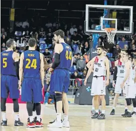  ?? FOTO: PEP MORATA ?? Barça y Bilbao, en su duelo del Palau. La ACB, cada vez con menos margen