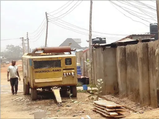  ??  ?? Drilling of a borehole in progress in one of the houses in the area