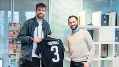  ?? EUROPA PRESS ?? EMPRESARIO. Gerard Piqué ha entrado en el capital de la empresa francesa de fútbol fantasy Sorare como asesor e inversor, tras aportar junto al fondo Cassius Family 3 millones de euros en la ampliación de capital, El juego permite que los participan­tes formen un equipo virtual basado en jugadores reale.