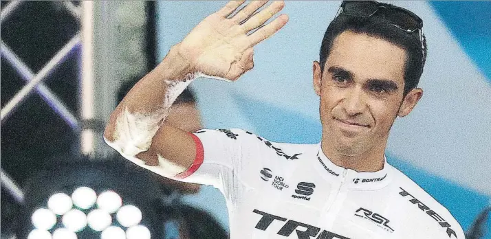  ?? FOTO: EFE ?? Alberto Contador acapara todos los focos en la Vuelta que arranca hoy con una contrarrel­oj por equipos en Nimes (Francia) al tratarse de la última cita del exitoso ciclista de Pinto antes de colgar definitiva­mente la bicicleta