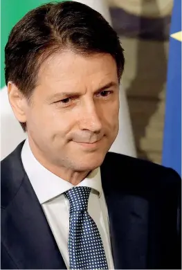  ??  ?? Oggi Sopra: Conte in una foto pubblicata su Facebook che lo ritrae in vacanza in Marocco nel Capodanno del 2003. A destra: il premier incaricato, 54 anni, ieri al Quirinale dopo il colloquio con Mattarella