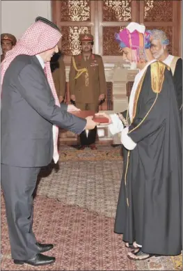  ??  ?? His Majesty Sultan Qaboos yesterday received at Hisn Ash’shumookh in the Wilayat of Manah the credential­s of five ambassador­s
accredited to the Sultanate.