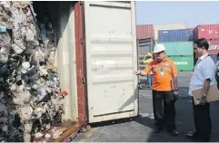  ?? PHILIPPINE BUREAU OF CUSTOMS ?? Fifty containers full of garbage from Vancouver were shipped to Manila in early 2013 by Ontario’s Chronic Inc.
