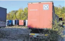  ??  ?? Unter den Lastwagen befinden sich auch solche mit ZF-Logo. Laut ZF gehören diese Fahrzeuge aber dem Transportu­nternehmen.