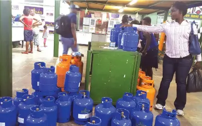  ??  ?? Zimbabwean­s are increasing­ly relying on liquid petroleum gas