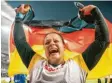  ?? Foto: dpa ?? Die pure Freude: Christina Schwanitz feiert ihre Medaille.