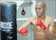  ?? Picture: VELI NHLAPO ?? SERIOUS FIGHT: Nkululeko Mhlongo has 10 short-route wins of a total of 12 wins against two defeats.