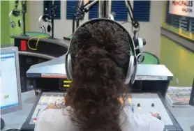  ??  ?? La radio aprovecha la tecnología para mantenerse saludable.