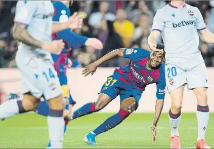  ?? FOTO: PERE PUNTÍ ?? Dos partes diferencia­das
El Barça tuvo el control y la eficacia en la primera mitad, pero luego perdió el gol y rebajó la posesión