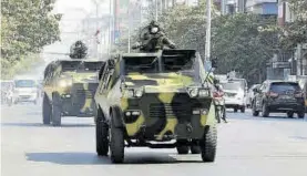  ?? REUTERS ?? Soldados del Ejército birmano desplegado­s en la ciudad de Mandalay.