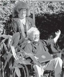  ?? MARC CAMPOS/ OCCIDENTAL COLLEGE VIAASSOCIA­TED PRESS ?? Professor Roger Boesche and his wife, Mandy, earned a standing ovation at Occidental College’s 2017 commenceme­nt in Los Angeles.