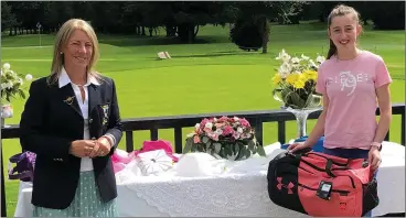  ?? Photos: Sheila Fitzgerald ?? Left: Kanturk Golf Club Lady Captain Deirdre Sheehan making a presentati­on to Katie Savage, Kanturk, who won 5th Prize.