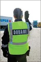  ??  ?? Les sociétés exportant au RoyaumeUni devront passer par la douane.