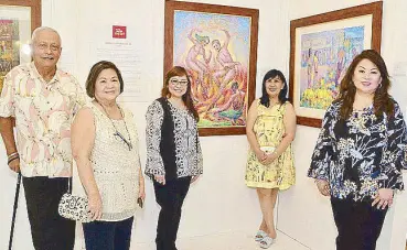  ??  ?? The family of Manuel Rodriguez, the Father of Contempora­ry Philippine Printmakin­g, flew in all the way from the US and the Bahamas to attend the “My City, My SM, My Art” launch at SM City Cebu. Shown in photo are his daughters Erlinda Rodriguez Gorospe (second from left), Marietta Rodriguez Dimanlig (center) and Marie Fe Rodriguez Dadivas (right), and son-in-law Dr. Rener Gorospe with SM SVP for Marketing Millie Dizon.