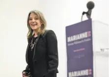  ?? Carlos Avila Gonzalez / The Chronicle ?? Presidenti­al candidate Marianne Williamson brought her unorthodox campaign to a town hall meeting in Oakland.