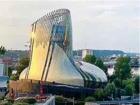  ?? M. Bosredon / 20 Minutes ?? Les responsabl­es de la Cité du vin sont satisfaits de la fréquentat­ion estivale.