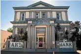  ?? ALDEN WILLIAMS/STUFF ?? A former manager of the Art Bank gallery in Takaka says it was never set up to make money.