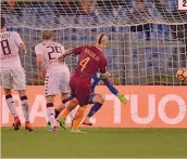  ?? ANSA-LAPRESSE-GETTY ?? Il gol dell’1-0 di Edin Dzeko, 30 anni: è il diciannove­simo centro in campionato del bosniaco, capocannon­iere assieme a Higuain La rete nel recupero di Radja Nainggolan, 28 anni, che porta al 4-1 finale Maxi Lopez, 32, entrato al posto di Ljajic,...