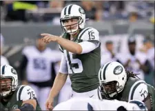  ?? THE ASSOCIATED PRESS FILE ?? Josh McCown will be the backup for Carson Wentz after the Eagles signed him to a one-year deal on Friday.