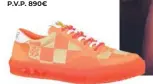  ??  ?? Zapatilla LV Ollie en motivo Damier naranja fluorescen­te LOUIS VUITTON P.V.P. 890€