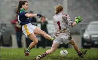  ??  ?? Kerry’s Sarah Houlihan has her shot saved by Dearbhla Gower of Galway during the match