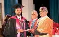  ?? ?? Bsc. (Hons) Chemical Science student receiving his award.