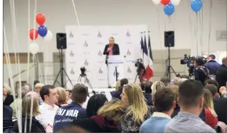  ?? (Photos Hélène Dos Santos) ?? La présidente du Front national Marine Le Pen, devant un parterre de militants et bon nombre de cadres du parti dont les conseiller­s régionaux Frédéric Boccaletti et Philippe Vardon, le maire de Fréjus David Rachline ou encore Jérôme Rivière.