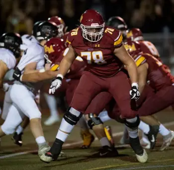  ?? Jon Austria, Fort Collins Coloradoan ?? Rocky Mountain offensive lineman Ethan Thomason has at least 17 reported scholarshi­p offers.