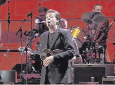  ?? ?? Paul McCartney, en el concierto del Royal Albert Hall, en Londres en 2002.