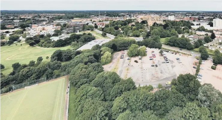  ??  ?? An aerial view of the university site on The Embankment.