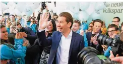  ?? FOTO: FOHRINGER/DPA ?? Jung und aufstreben­d: Sebastian Kurz von der ÖVP. Die Österreich­er standen bei der Parlaments­wahl hinter ihm und seinem Flüchtling­s-kritischen Kurs.