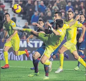  ?? FOTO: EFE ?? El Girona no pasó del empate ante el Levante y ahora le espera un enero de órdago