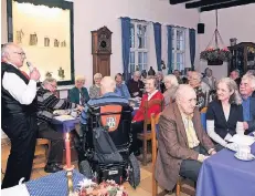  ?? RP-FOTO: DJ ?? Ein geselliges Miteinande­r war das Adventstre­ffen im Niederberg­ischen Museum. Mehr als 70 Gäste kamen.