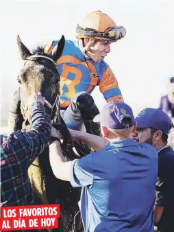  ?? AP ?? Irad Ortiz Jr. y Forte aparecen aquí celebrando su victoria en el Breeders’ Cup del 2022 junto al entrenador Todd Pletcher.