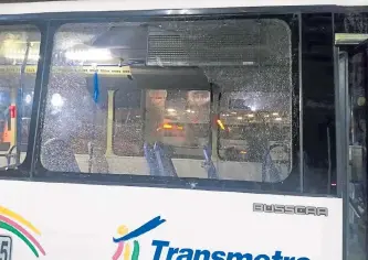  ?? PRENSA TRANSMETRO ?? Ventanas rotas, piedras lanzadas. El Transmetro es el que sufre cada vez que hay protestas.