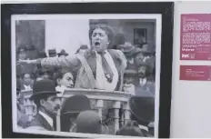  ?? FOTO CORTESIA ?? LA ACTIVISTA ESPAÑOLA BELÉN DE SÁRRAGA, luchadora por la igualdad de género, captada en la Ciudad de México en 1911.