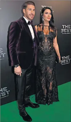  ??  ?? CAPITÁN. Sergio Ramos acudió a la gala con Pilar Rubio.