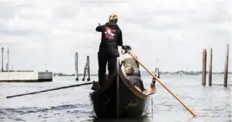  ??  ?? Row Venice aims to preserve tradition, both of the rowing style itself, but also the crafting of the ‘batela’ - a traditiona­l workboat now out of production.