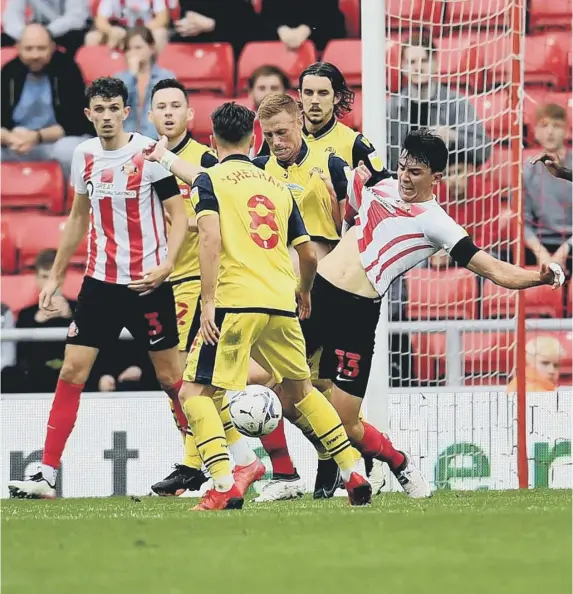  ?? ?? Sunderland did not have it all their own way and had to battle until the final whistle to earn the three points.