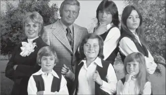  ?? SONY PICTURES TELEVISION ?? Shirley Jones, Dave Madden, David Cassidy, Susan Dey, and front row, from left, Brian Forster, Danny Bonaduce and Suzanne Crough of the "The Partridge Family," which aired from 1970 to 1974.