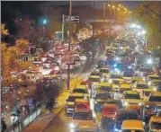  ?? MOHD ZAKIR/HT PHOTO ?? Heavy traffic seen at Mathura Road on Saturday.